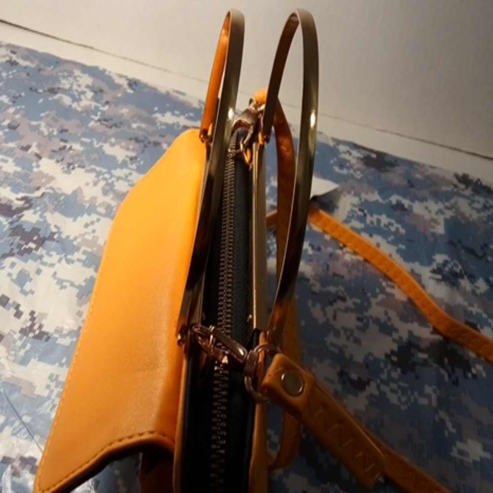 Purse🌻🌻🌻🌻🌻🌻🌻🌻 - Picture 4 of 8